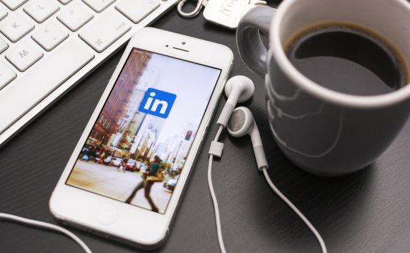 15 LinkedIn Tricks That Land